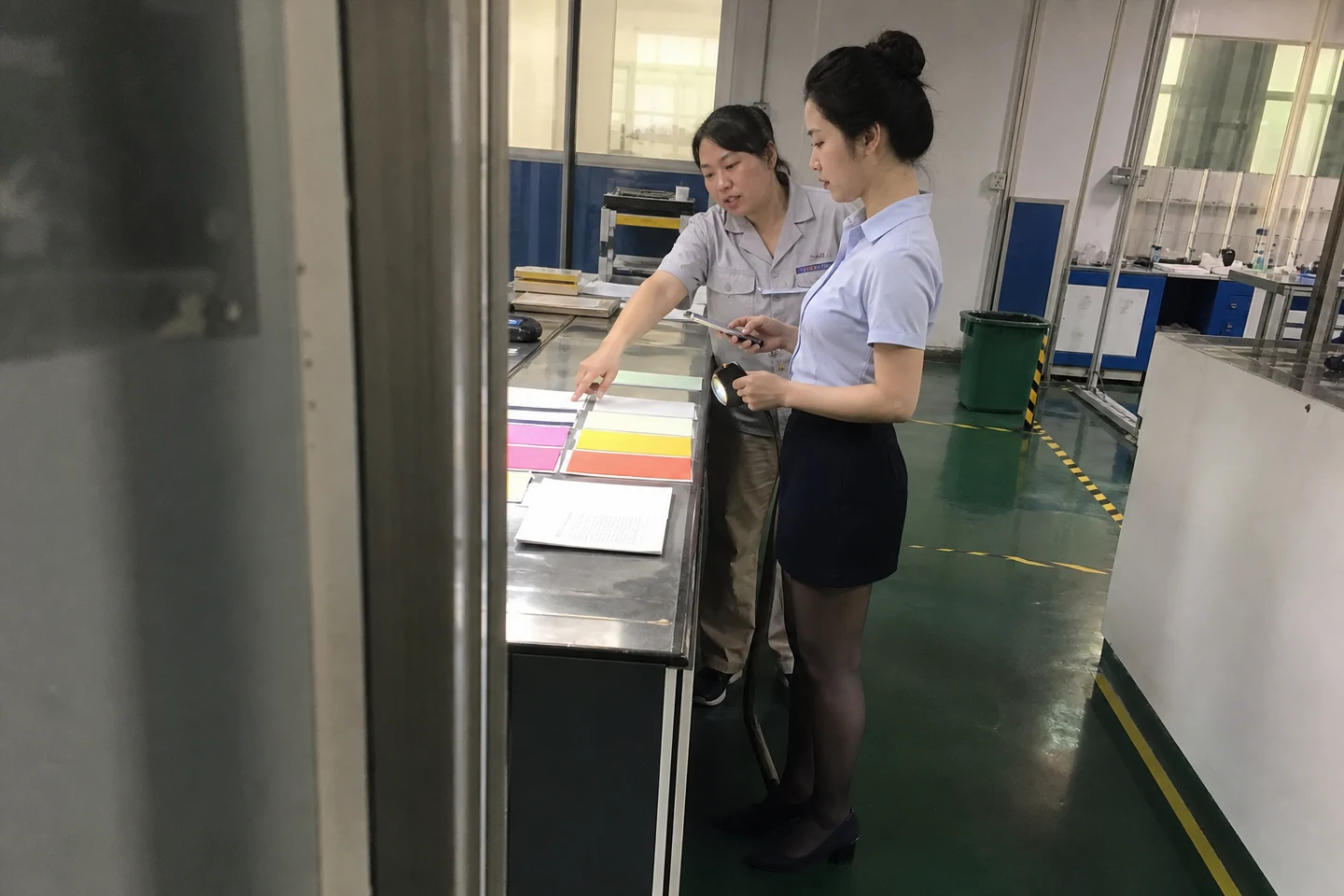 荧光涂料加工验收证据怎么看，哪些结论不能跨批次使用